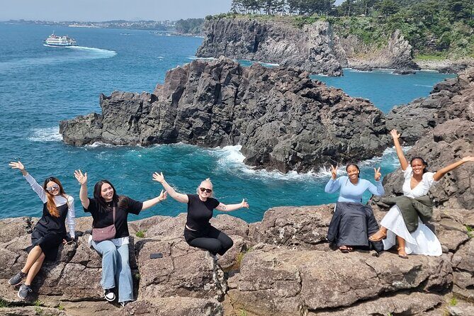 Jeju Island Popular Sightseeing Private Car Charter Tour 5/9hours - What the Reviews Reveal About the Experience