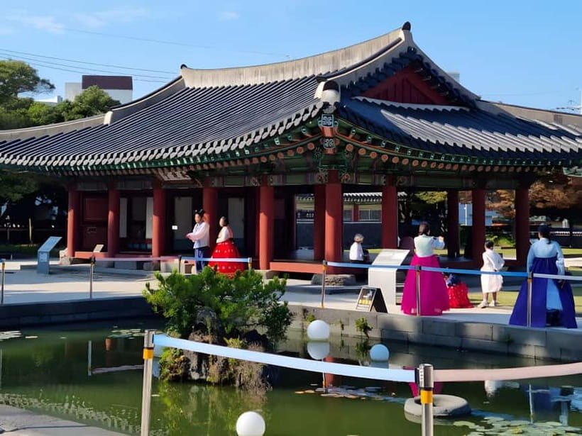 Jeju:K-Drama Spot When Life Gives You Tangerines Hotel pick - Who Is This Tour Best For?