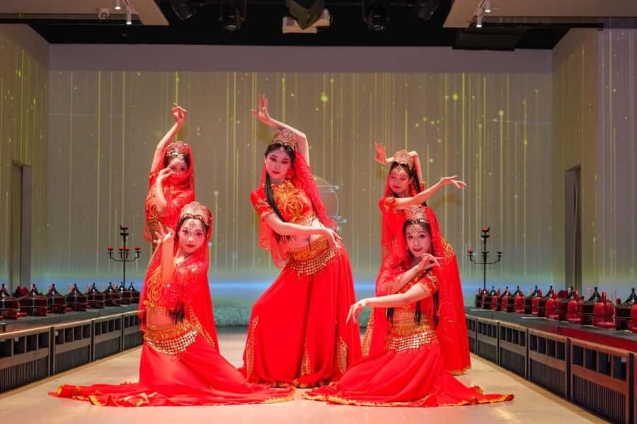 Jinan Xiuyan Banquet | Immersive Palace Show & Dinner - The Dress-Up and Makeover: Stepping into History