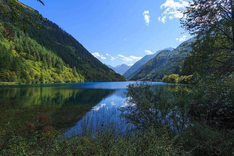 Jiuzhai Valley National ParkVisit Colorful Fairy Tale World - The Cultural Touch: Tibetan Life and Traditions