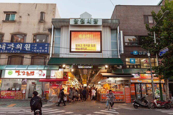 K-Pop Idol Dance Tour with Korean Mood(Chicken or Hanbok) - Authenticity and Value: What Travelers Say