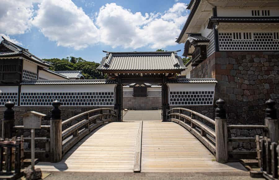Kanazawa Castle Tour with Expert Guide - Crafting Your Personalized Itinerary