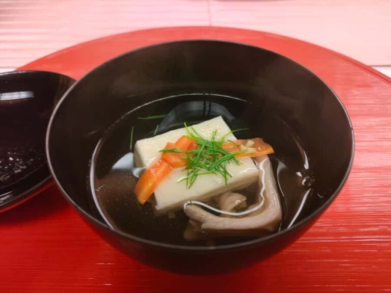 Kanazawa: Food Hopping from Ryotei Dinner to Local Bar - The Experience in Detail