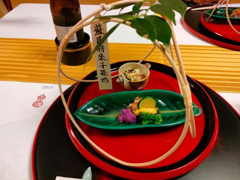 Kanazawa: Food Hopping from Ryotei Dinner to Local Bar - The Experience: A Delicious Journey Through Kanazawa