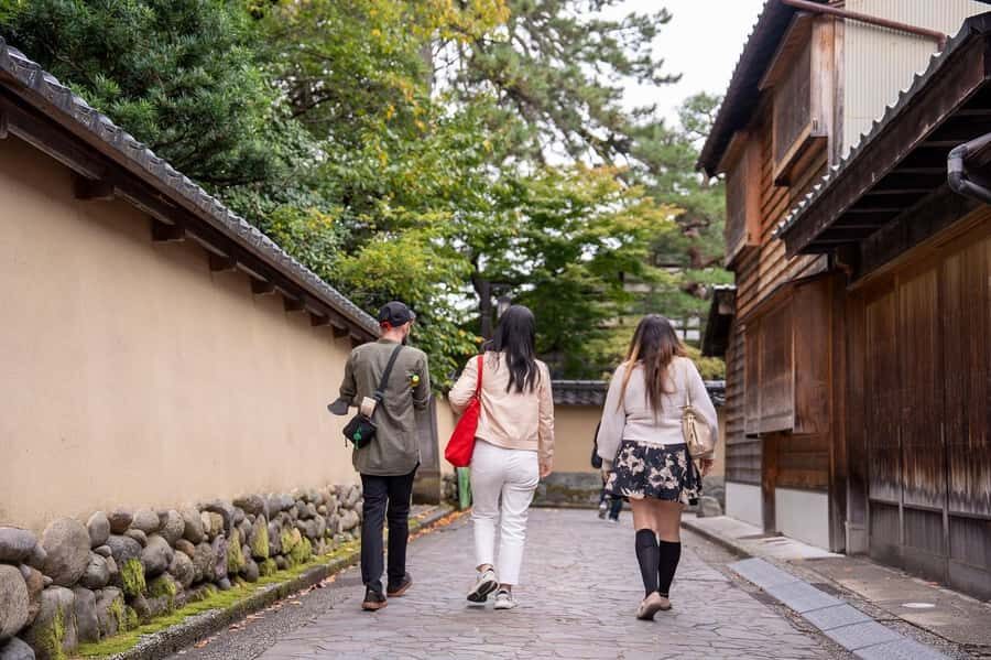 Kanazawa: Samurai & Geisha Culture Tour with Lunch - Practicalities and Value  