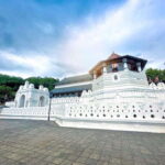 Kandy: 2-Day Tour Kandy ,Ambuluwawa Tower with Accommodation - Transportation and Group Size