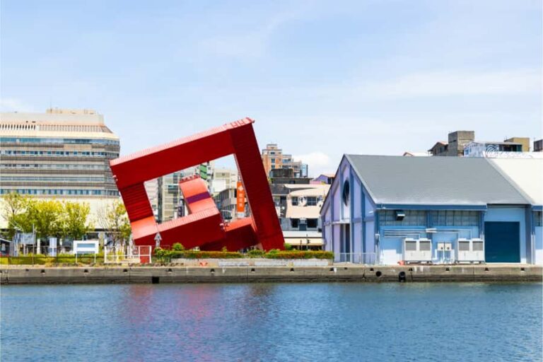 Kaohsiung: Fo Guang Shan, Lotus Pond & Pier2 Day Tour - What Travelers Should Know