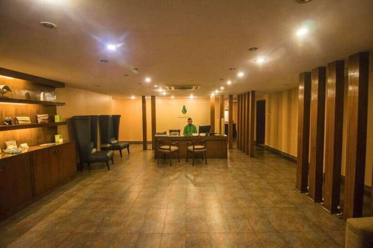 Kathmandu Valley: Ayurvedic Massage with Shirodhara - What to Expect at the Ayurveda Centre