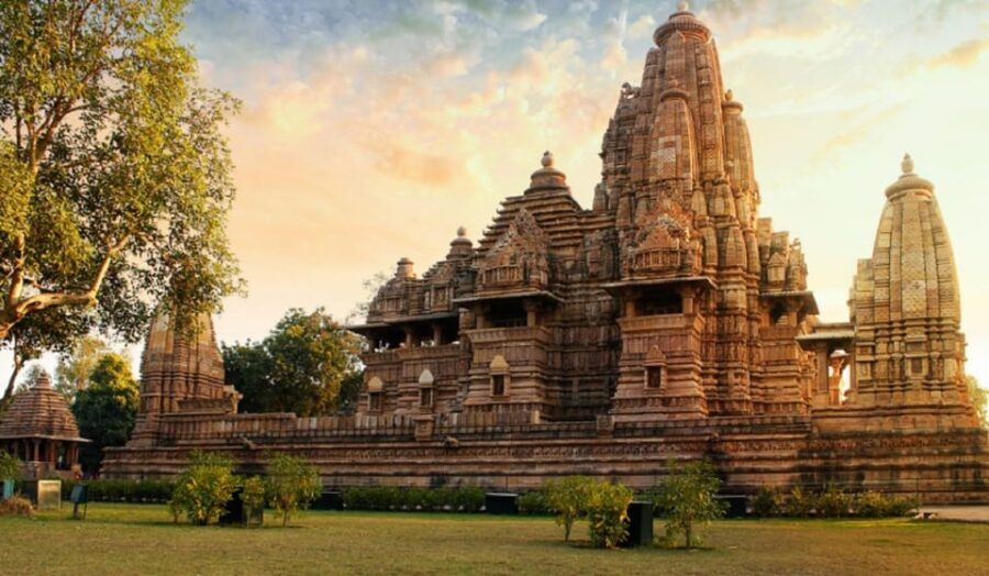 Khajuraho: Full-Day Private Guided Temples and History Tour - Lunch and Relaxation