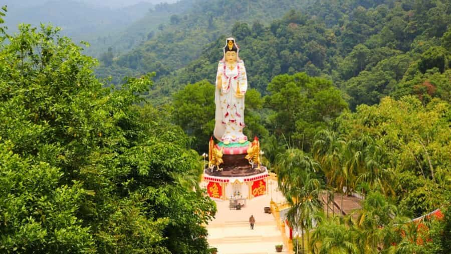 Khao Lak: The Amazing 3 Temples Phang Nga Tour - How the Small Group Format Enhances the Experience