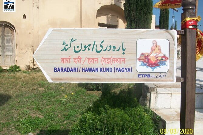 Khewra Salt Mines & Katas Raj Temple One Day Guided Tour - Kallar Kahar: A Natural and Historical Stopover