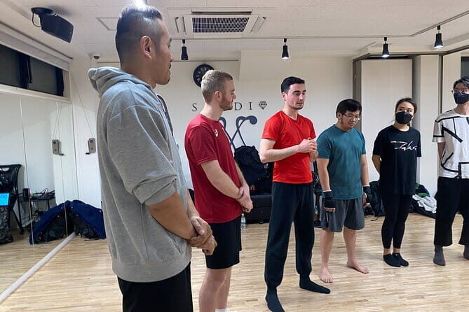 Kickboxing & Body Training with EX-Pro Fighter - What You Can Expect During the Class