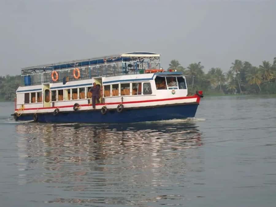 Kochi: Alleppey Backwaters public Boat Tour with Train Ride - Practical Details and Tips