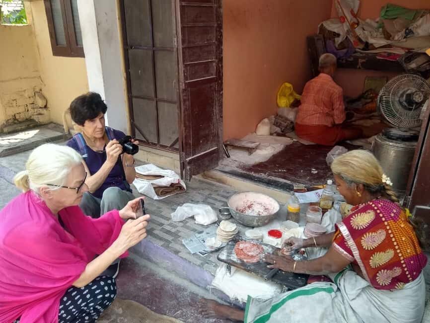 Kochi: Highlights Ways of Life & Attitudes Tour - Transportation and Group Size