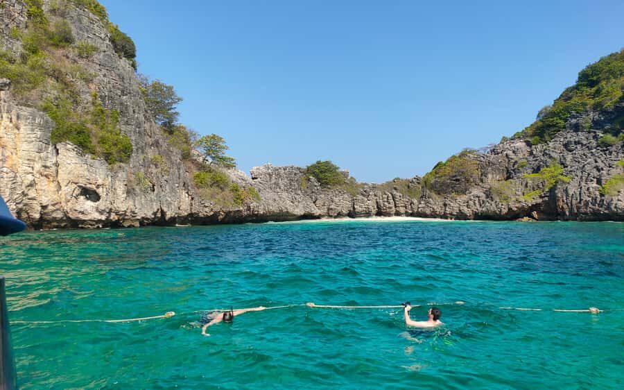 Koh Lanta: Koh Rok and Koh Ha Snorkeling Day Trip - Who Is This Tour Best For?