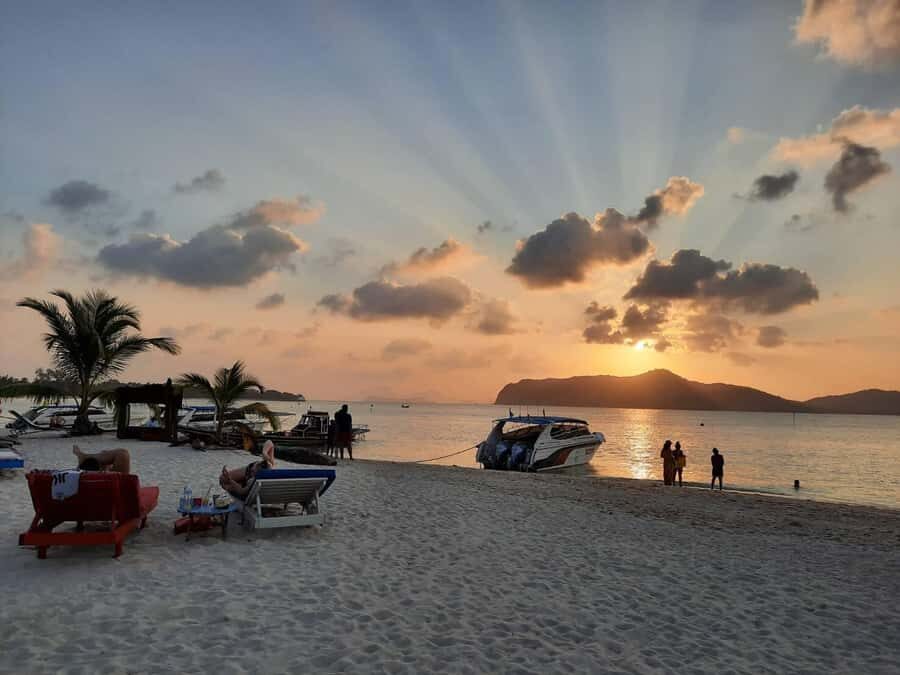 Koh Samui: Sunset Pig Island and Snorkeling Koh Tan w/Dinner - The Realities of the Tour