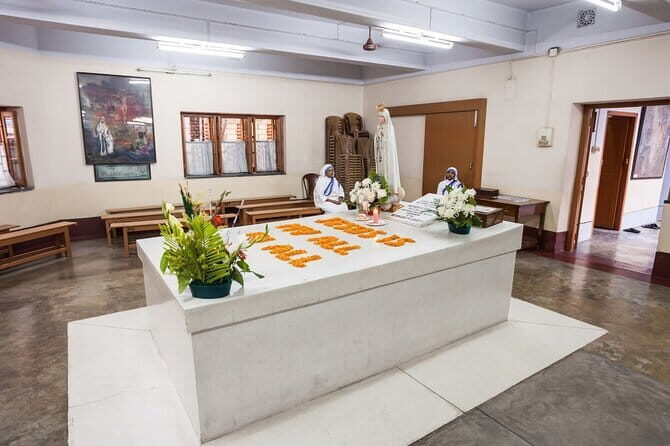 Kolkata 2 Day Private Tour with Guide and Car - Day 2: Spiritual and Literary Kolkata