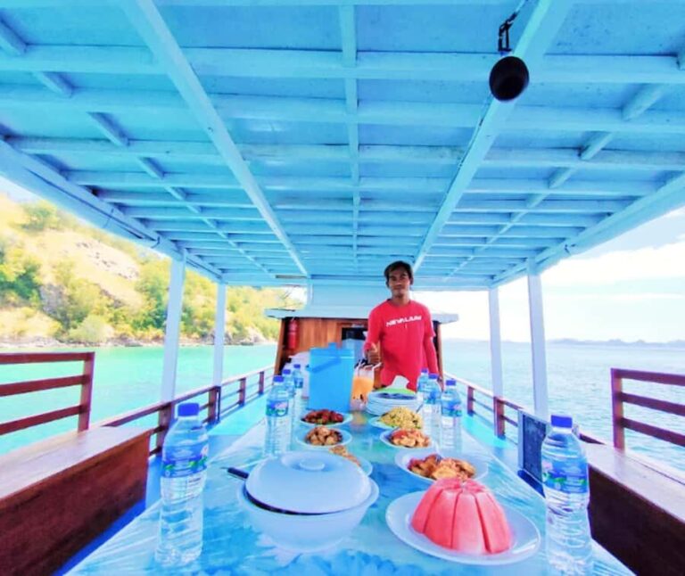 Komodo: Slow Voyage 2D1N Overnight Sailing Experience - Practical Tips for Travelers