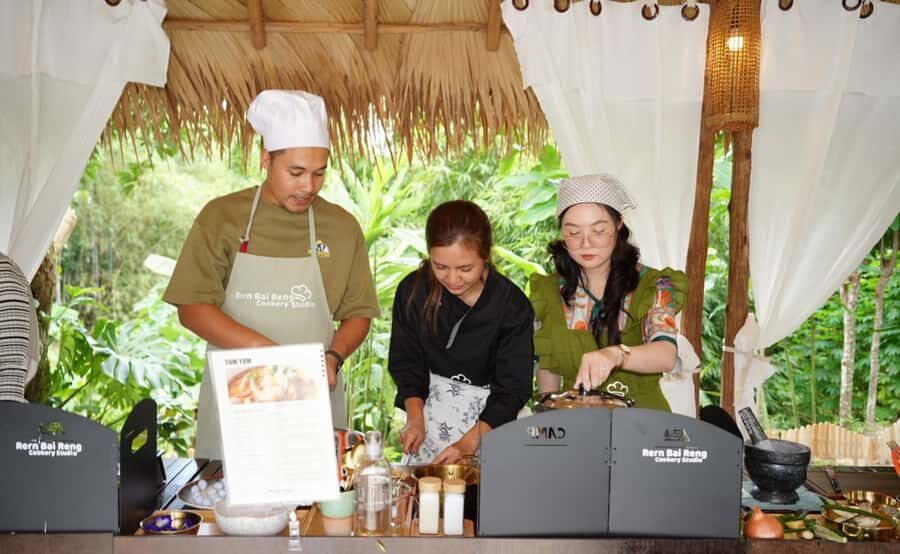 Krabi Luxury Southern Thai Cooking Class by Chef Alice. - Detailed Breakdown of the Itinerary