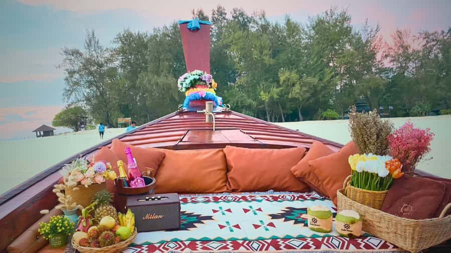 Krabi: Luxury Wooden Boat 4 Islands Sunrise With Picnic Tour - Who Should Consider This Tour?