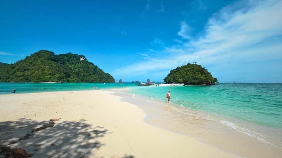 Krabi: Luxury Wooden Boat 4 Islands Sunrise With Picnic Tour - Diving into the Itinerary: The Highlights of Your Day