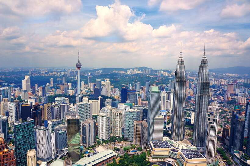 Kuala Lumpur: Private Walking Tour with a Local - The Guide & Personal Touch