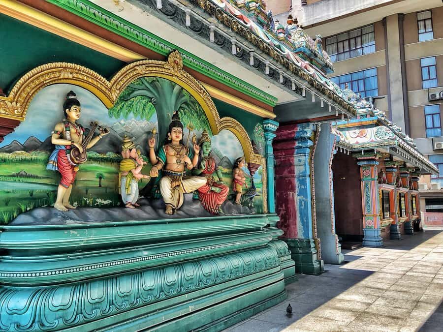 Kuala Lumpur: Taoist, Buddhist & Hindu Temple Tour - What Makes This Tour Stand Out?