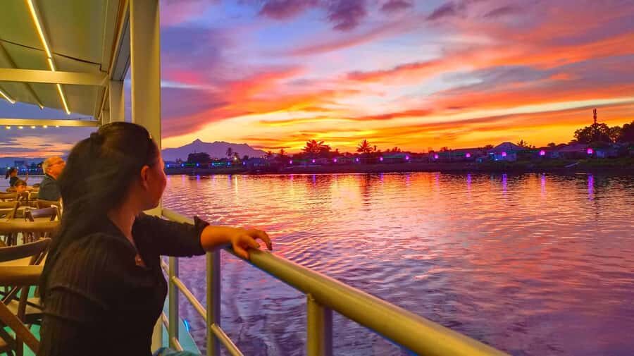Kuching: Royal Cruise, Sunset, Live Show & Optional Dinner - What Makes This Experience Special