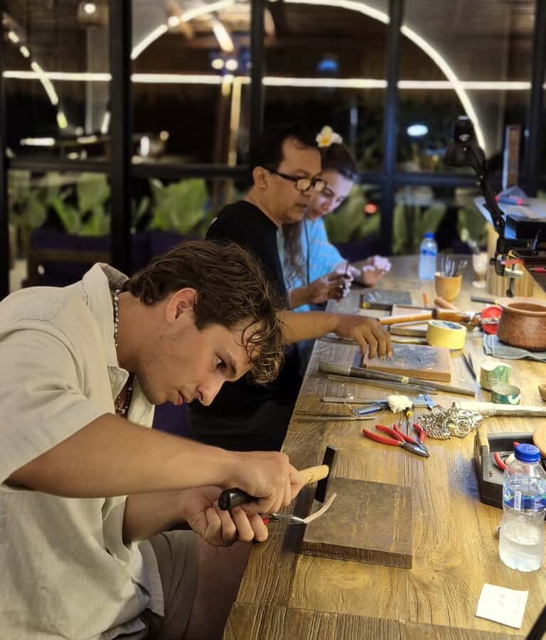 Kuta: Design Your Own Silver Jewelry with Photos Included - The Guides and Atmosphere