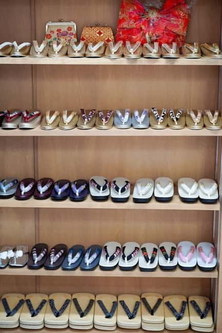 Kyoto: Kimono or Yukata Rental with Dressing Service - Exploring Kyoto in Kimono or Yukata