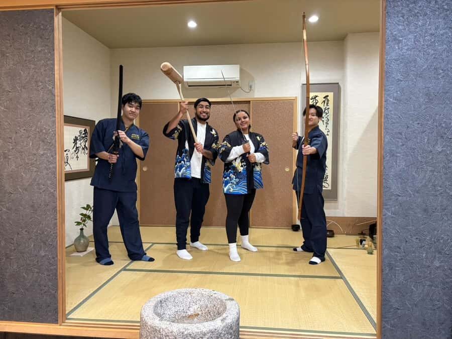 Kyoto : mochi pounding Experience& tea ceremony & Real Sword - An Overview of the Experience