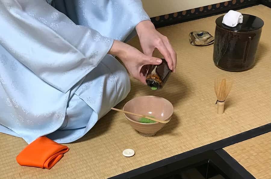 Kyoto: Quiet and Graceful Tea Ceremony - The Entrance and Introduction