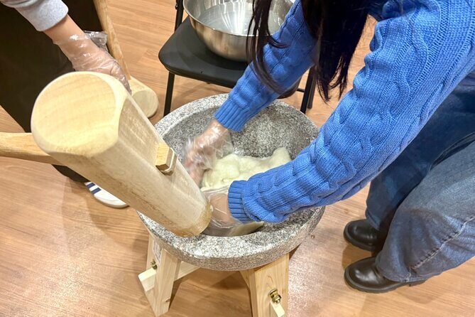 Kyoto Traditional Mochi Pounding Experience with Tasting - The Practical Details