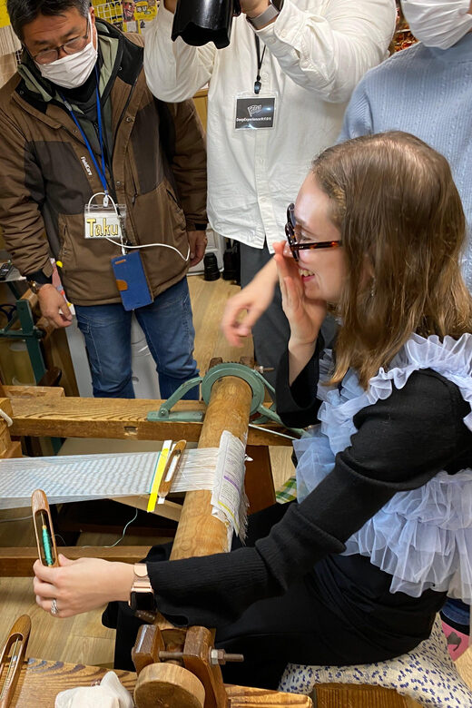 Kyoto: Try Nishijin Weaving in the Oldest Geisha District - The Nishijin Weaving Experience
