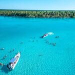 La Romana: Saona Crusoe VIP for cruise guests - The Pickup and Journey Start