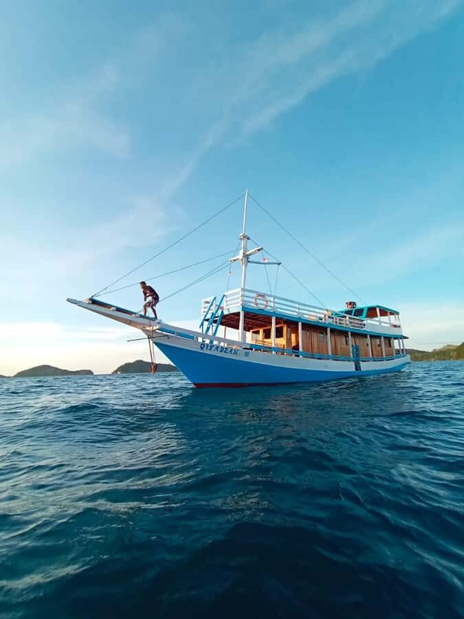 Labuan Bajo: Komodo 2D1N on Qifadjah Overnight Calm Sailing - What’s Included and How It Works