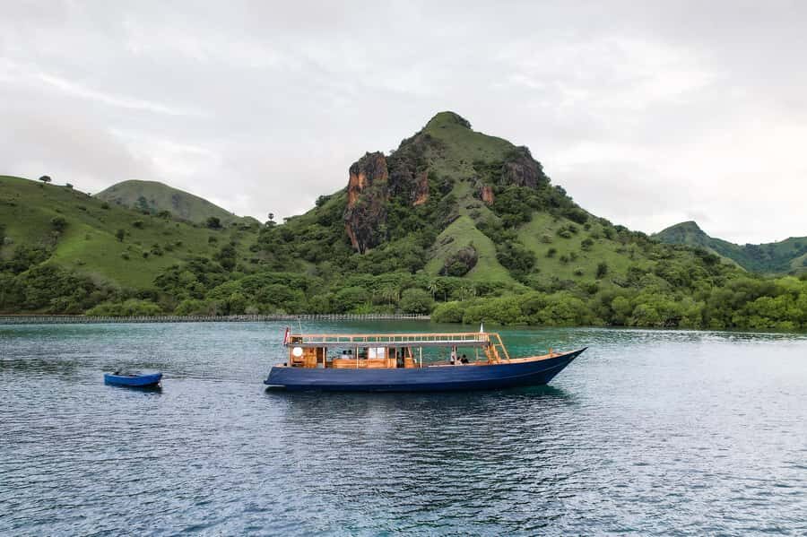 Labuan Bajo: Sea Trip on Kimochi Wooden Boat With Photo - Who Should Take This Tour?