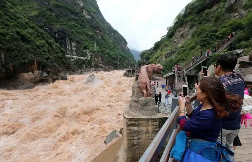 Lijiang to Shangri-La HuXiang Road Private Scenic Tour - Transportation, Timing, and Practicalities