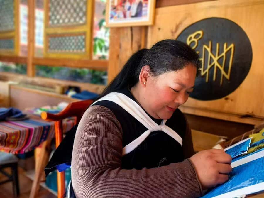 Lijiang: Traditional Craft Workshop With Paper, Tea & Art - Price and Practical Aspects