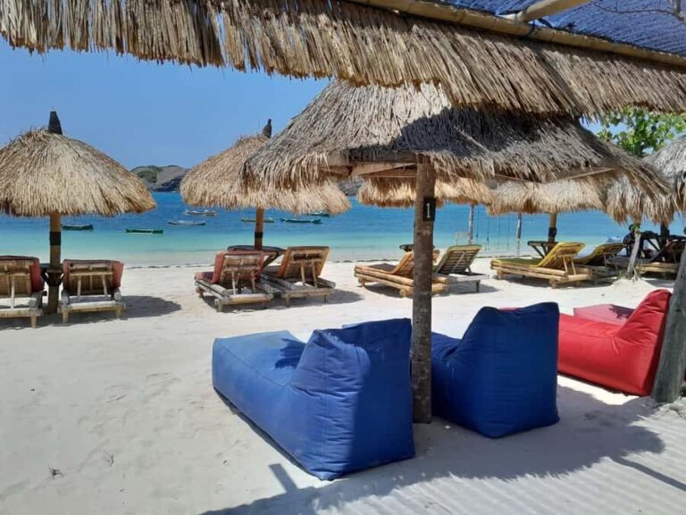 Lombok: Sasak Tribe & South Coast Trip - An In-Depth Look at the Lombok: Sasak Tribe & South Coast Trip