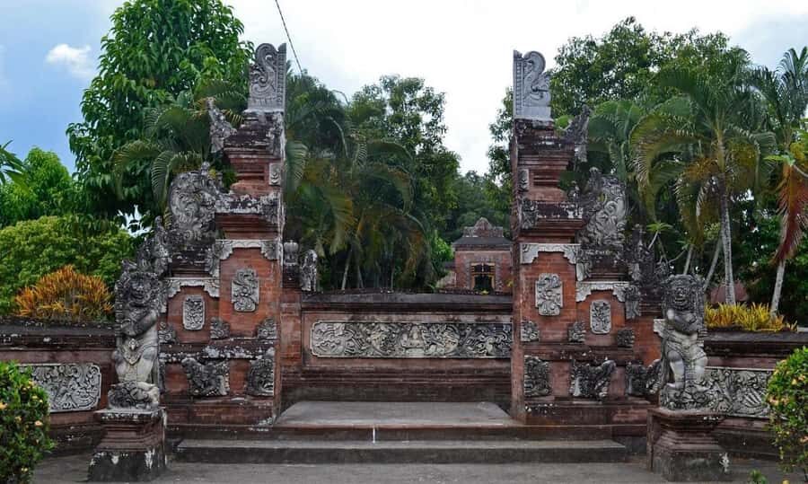 Lombok: Sasak Village Weaving Workshop & Waterfalls Tour - The Waterfalls Adventure