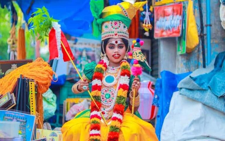 Madurai Meenakshi Amman Devotional Child Makeup Tour - Why This Tour Works Well