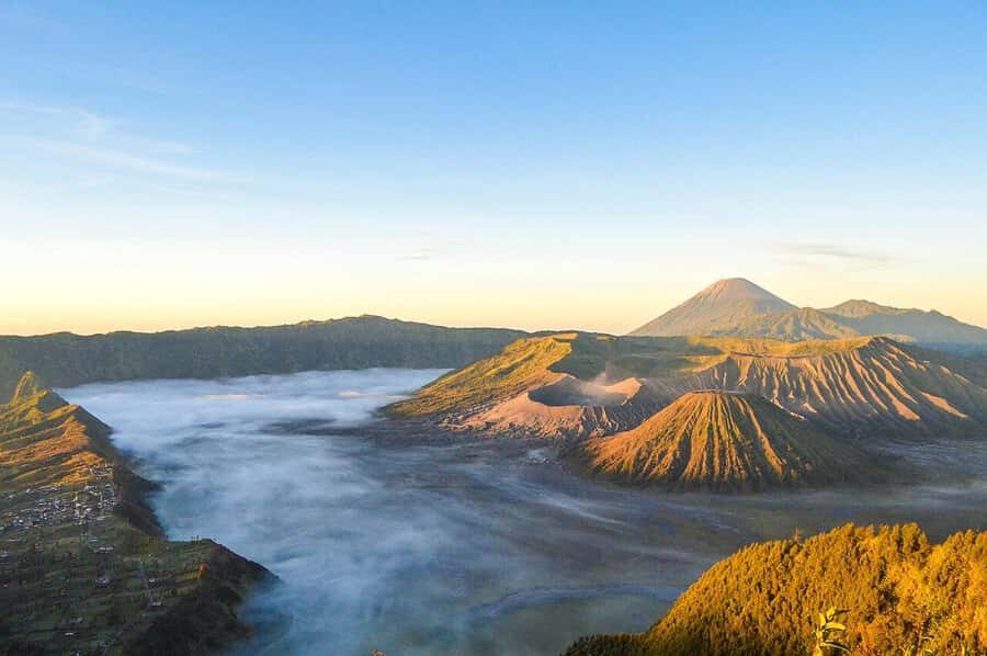 Malang: Colour Village, Tea Plantation, Mount Bromo & Ijen - What Makes This Tour Stand Out?