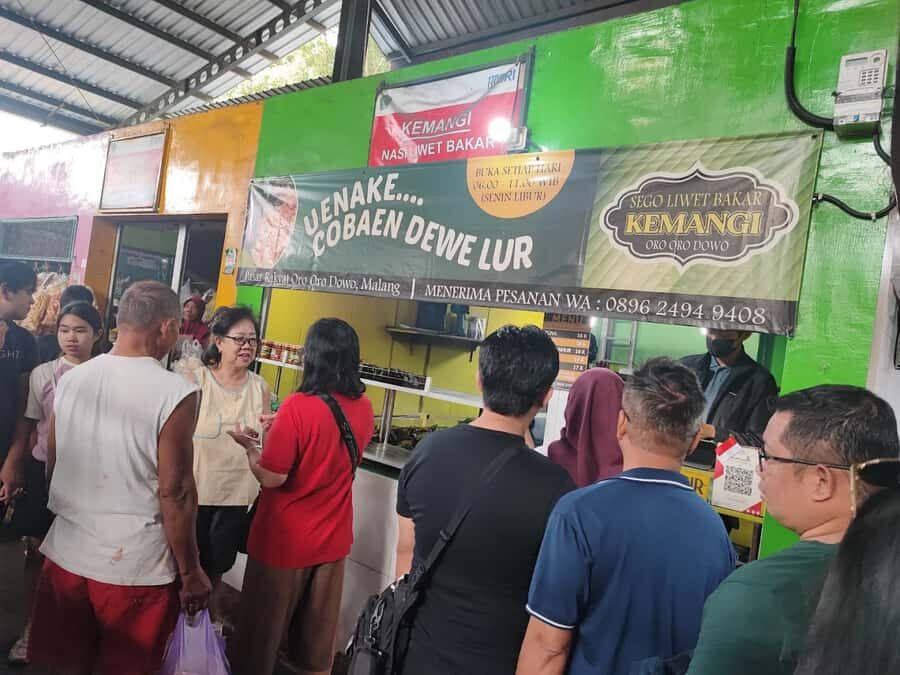 Malang: Pasar Oro-Oro Dowo Market Tour with Local Guide - The Practicalities: Tips & Considerations