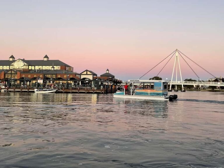 Mandurah: Sunset Cruise - The Experience of Guides and Group Size