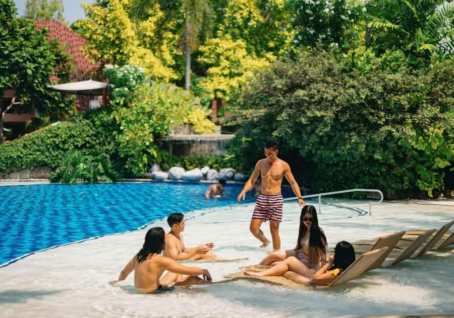 Manila Villa Escudero Private Day Tour with Lunch - Transportation, Timing, and Practicalities