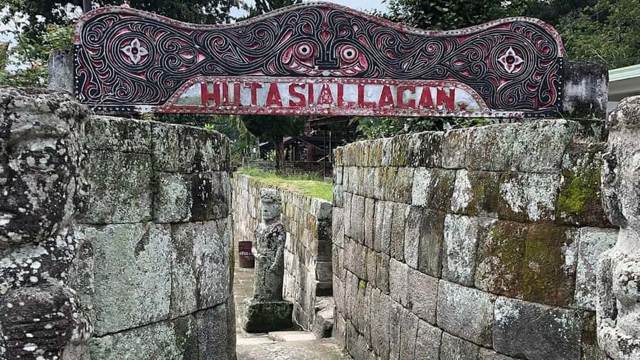 Medan: 4-Day Lake Toba, Samosir Island, and Berastagi Tour - What Makes This Tour Stand Out