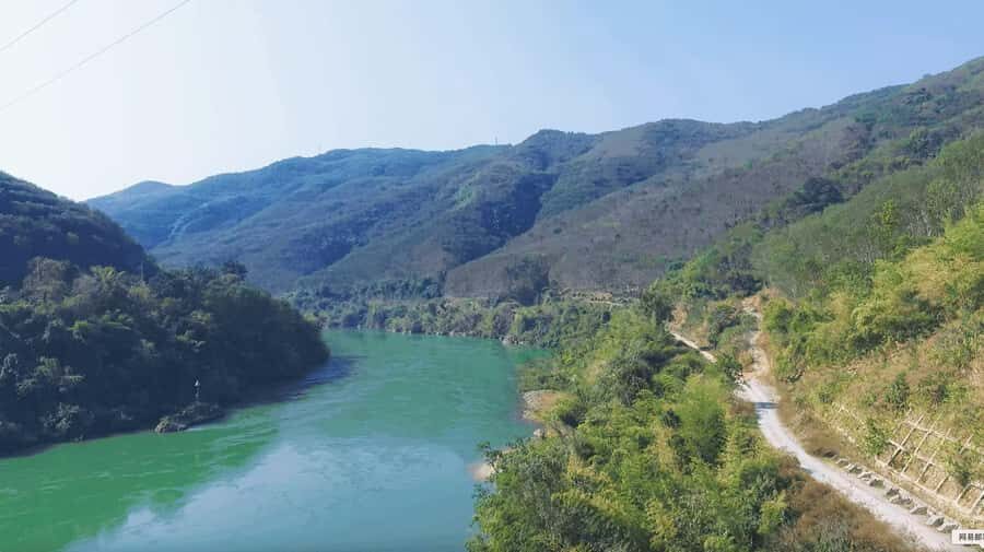 Mekong Ride with Dai Lunch | 25km E-Bike Tour - Cultural Flavors: The Dai Lunch