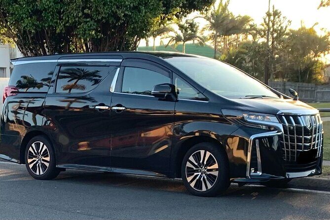 Melbourne Airport Private Transfer to City by premium vehicle - Vehicle Options and Capacity