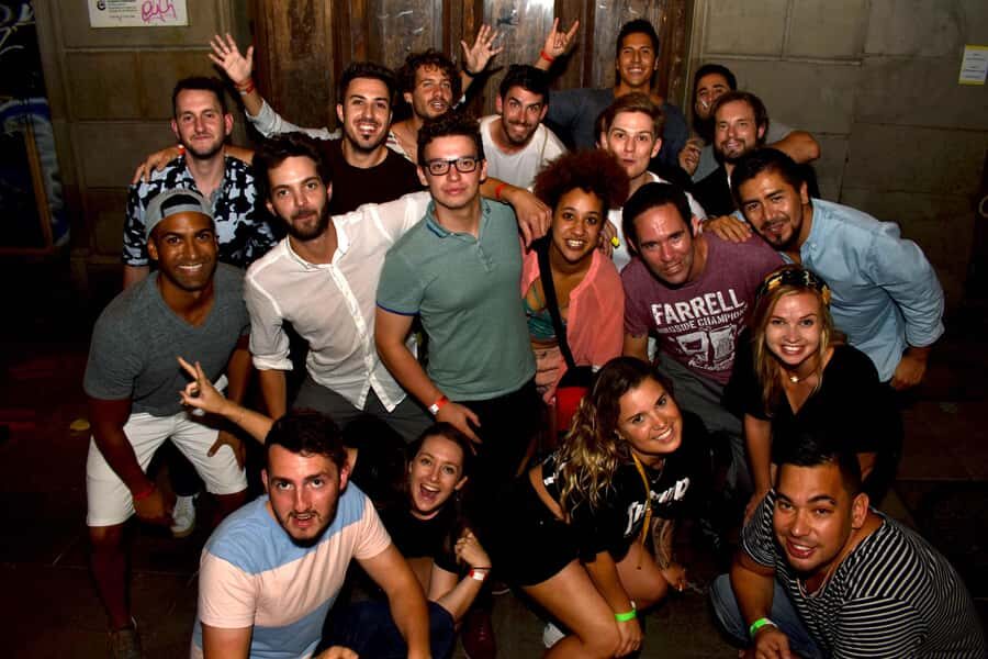 Melbourne: Weekly Bar Crawl: 5 Free shots, Club Entry - What to Expect from the Melbourne Weekly Bar Crawl